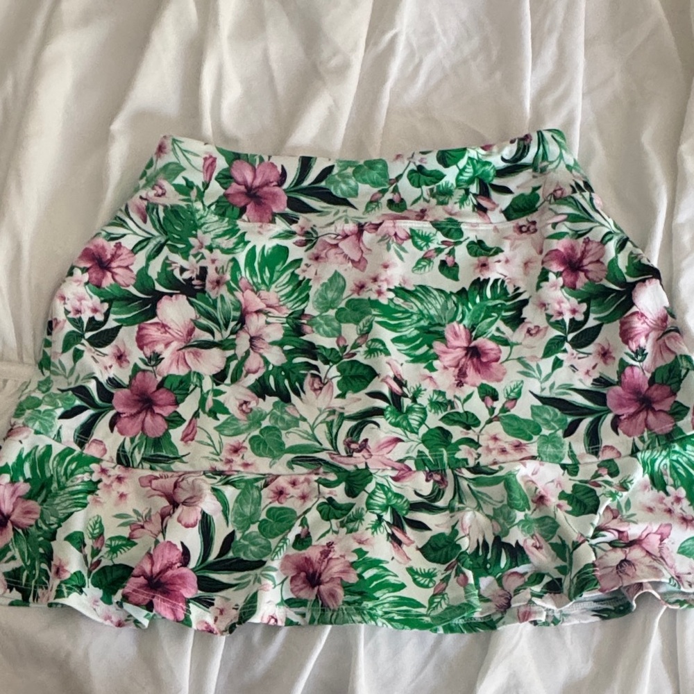 Tommy Bahama Floral Green & Pink Ruffle Hem Women's Golf Skirt